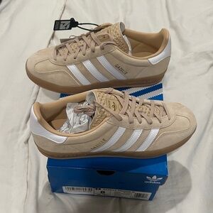 adidas Beige and White Women's Shoes